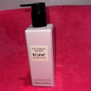 Victoria’s Secret Tease Sugar Fleur Fine Fragrance Lotion